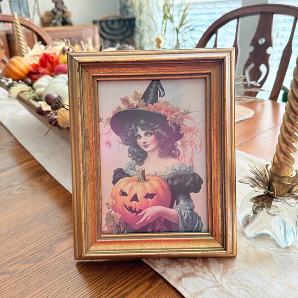 Vintage Gold Frame with Pretty Witch - Picture 5 of 8